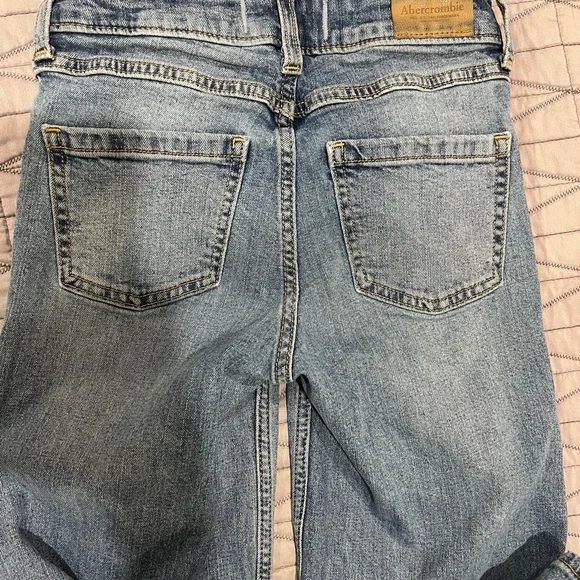 abercrombie kids light blue denim high-rise wide leg jeans - Picture 3 of 4